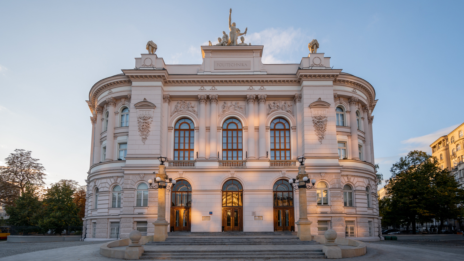 Na zdjęciu Gmach Główny Politechniki Warszawskiej