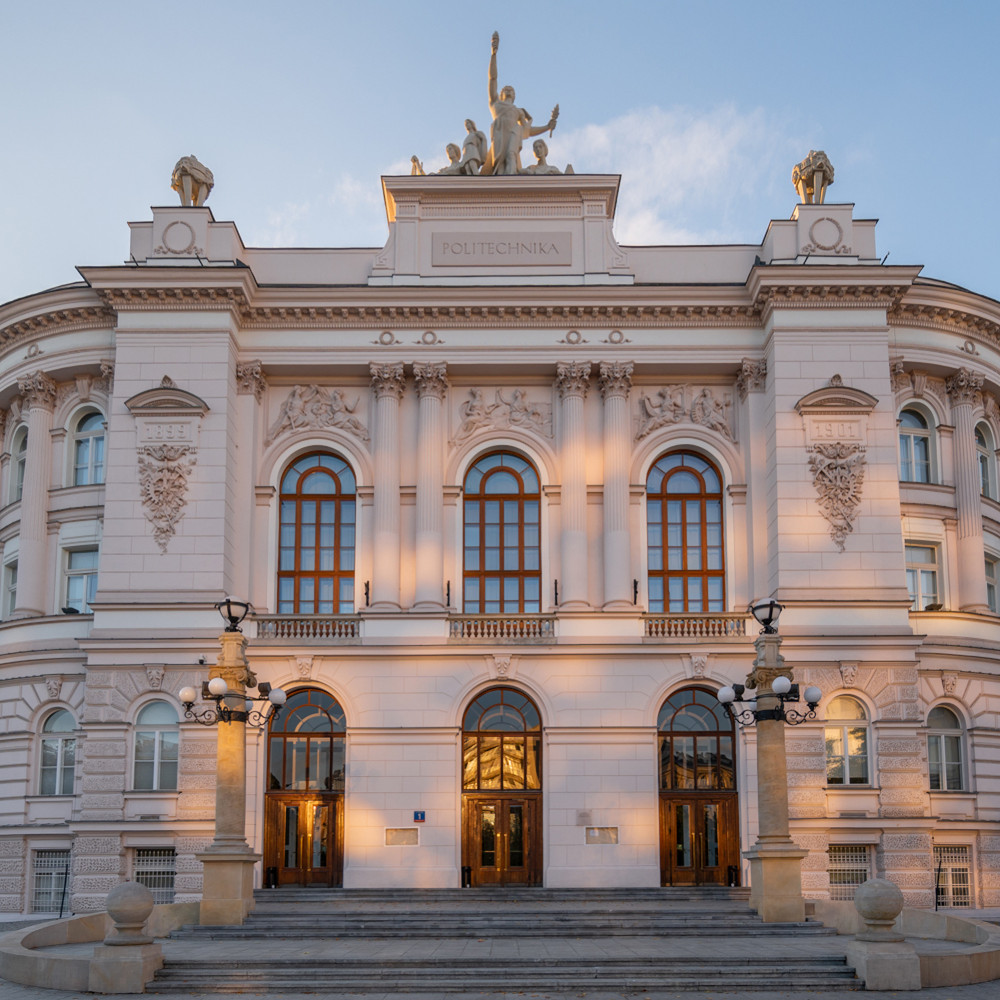 Varşova Teknoloji Üniversitesi