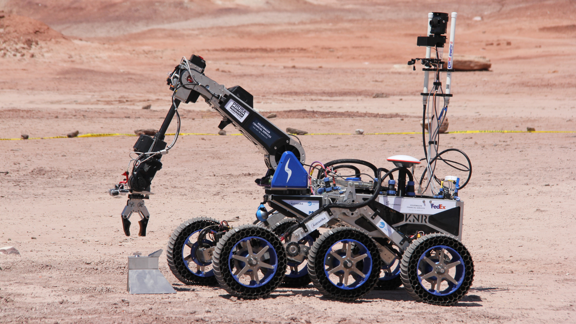 Na zdjęciu: łazik KNR Rover Team - HAL-062