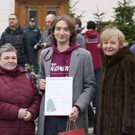 Na zdjęciu wręczanie Stypendium pod choinkę 2025