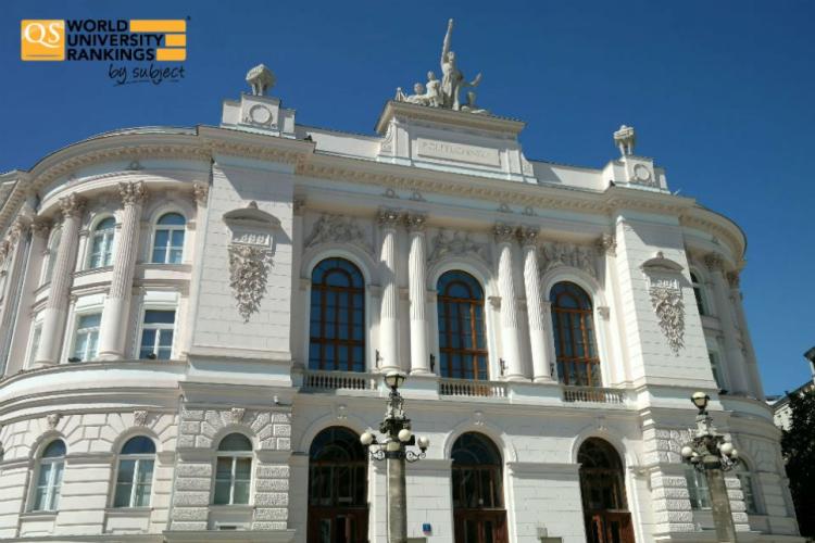 Zdjęcie Gmachu Głównego Politechniki Warszawskiej