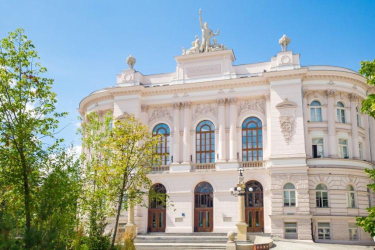 Zdjęcie Gmachu Głównego Politechniki Warszawskiej