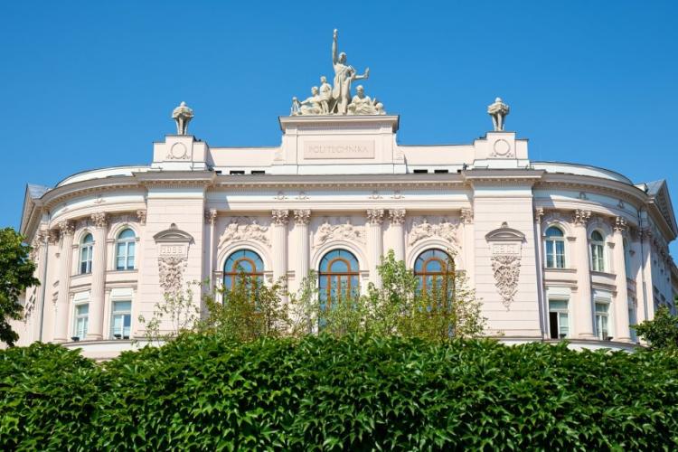 Zdjęcie Gmachu Głównego Politechniki Warszawskiej