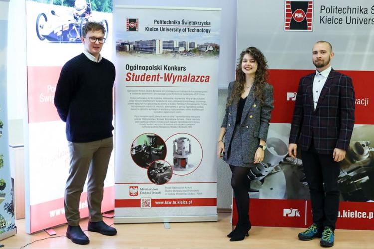Zdjęcie członków zespołu pracującego nad projektem