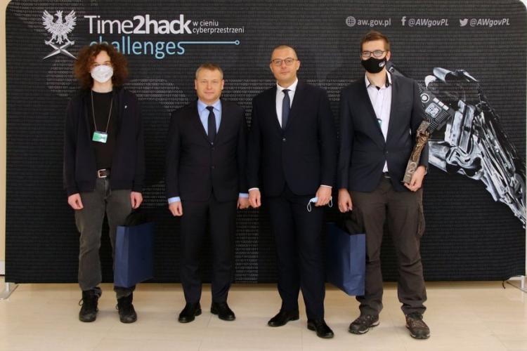 Michał Szaknis, prof. Adam Woźniak - Prorektor PW ds. Rozwoju, Piotr Krawczyk - szef Agencji Wywiadu oraz Krzysztof Haładyn