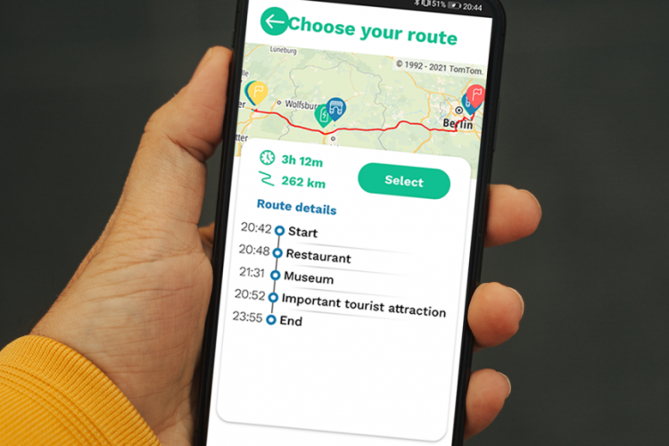 Zdjęcie telefonu z widokiem aplikacji Charge&Go