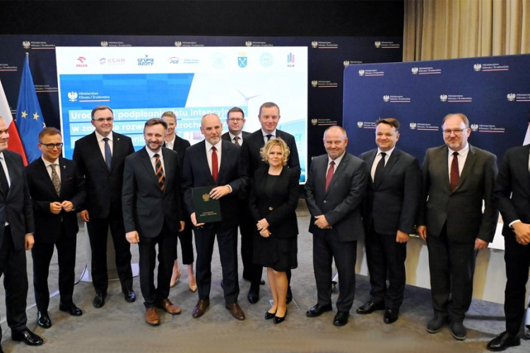Zdjęcie sygnatariuszy listu intencyjnego