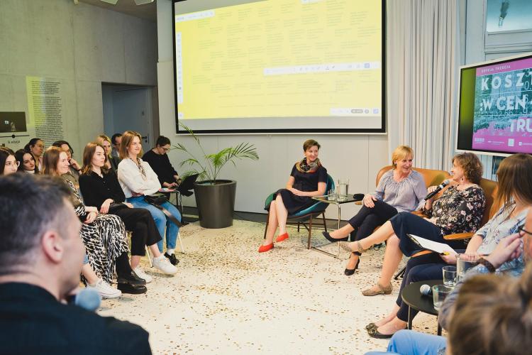 Na zdjęciu uczestnicy dyskusji inauguracyjnej trzecią edycję projektu :W CENTRUM