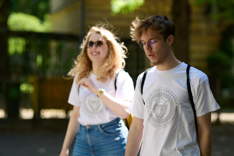 Na zdjęciu para studentów