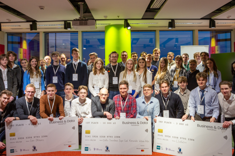 Na zdjęciu laureaci Business&Data Hackathon