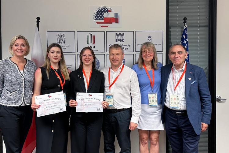 Finał konkursu „Become an Ambassador” – sukces naszych studentek
