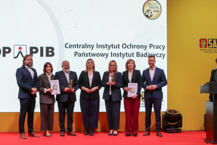 Na zdjęciu laureaci Złotego Medalu podczas MTP SAWO