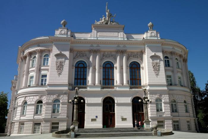 Zdjęcie Gmachu Głównego Politechniki Warszawskiej