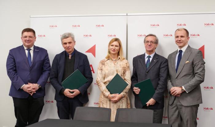 Wiceminister Edukacji i Nauki dr Tomasz Rzymkowski, Prorektor PW prof. Jan Słyk, Prorektor SGGW dr hab. Marta Mendel, Prorektor SGH dr hab. Jacek Prokop, prof. SGH oraz Dyrektor NAWA dr Dawid Kostecki