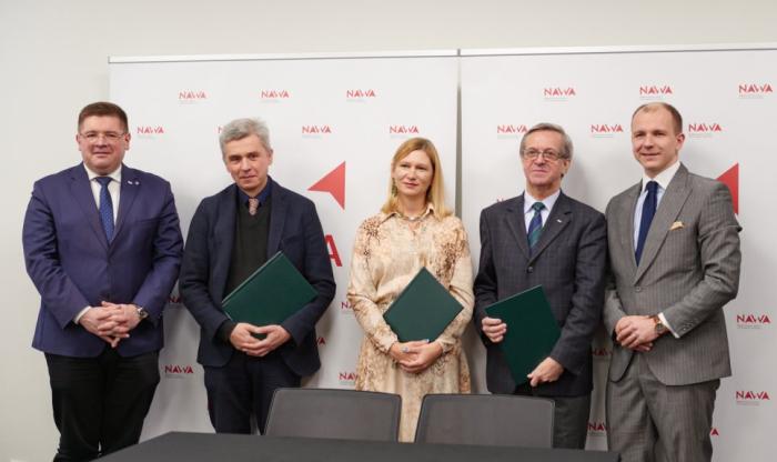 Wiceminister Edukacji i Nauki dr Tomasz Rzymkowski, Prorektor PW prof. Jan Słyk, Prorektor SGGW dr hab. Marta Mendel, Prorektor SGH dr hab. Jacek Prokop, prof. SGH oraz Dyrektor NAWA dr Dawid Kostecki