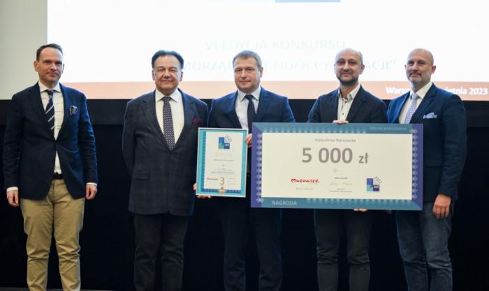 Prof. Adam Woźniak, Prorektor ds. Rozwoju oraz dr inż. Janusz Stańczak, dyrektor Centrum Informatyzacji