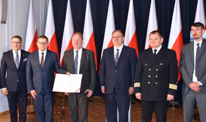 Zdjęcie przedstawicieli instytucji tworzących Sieć Poligonów Technologii Autonomicznych