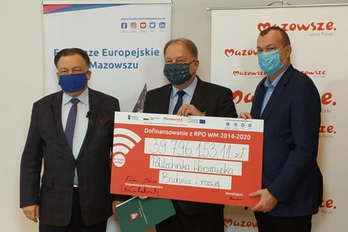 Marszałek Województwa Mazowieckiego Adam Struzik, Rektor PW prof. Krzysztof Zaremba i Wicemarszałek Wiesław Raboszuk