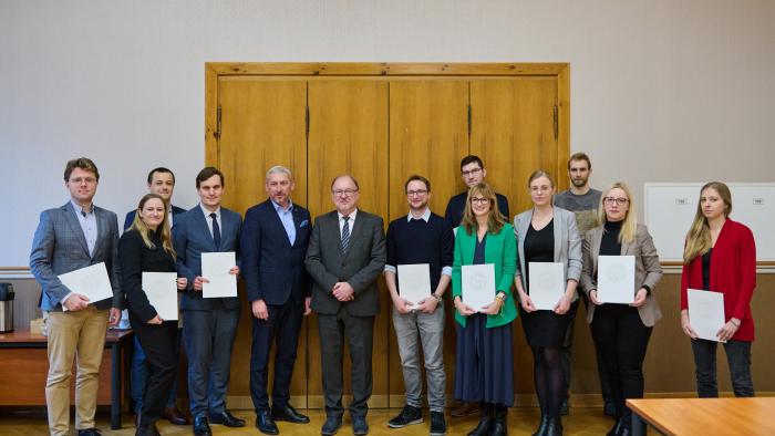 Na zdjęciu członkowie Rady Młodych Uczonych PW z Rektorem prof. Krzysztofem Zarembą oraz Prorektorem ds. Nauki prof. Mariuszem Malinowskim