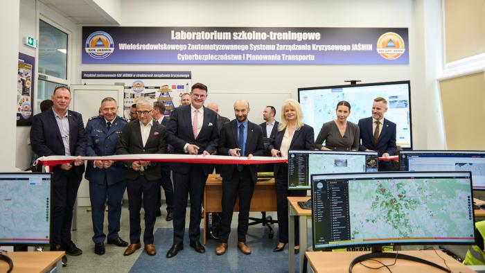 Na zdjęciu: uroczyste otwarcie Laboratorium Zarządzania Kryzysowego JAŚMIN na PW