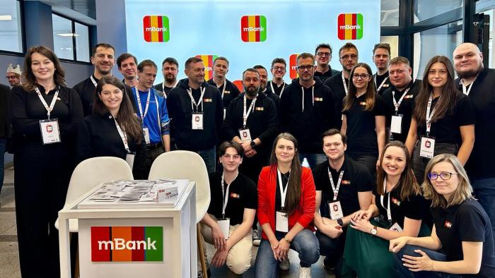 Na zdjęciu: zwycięzcy Hack the AI