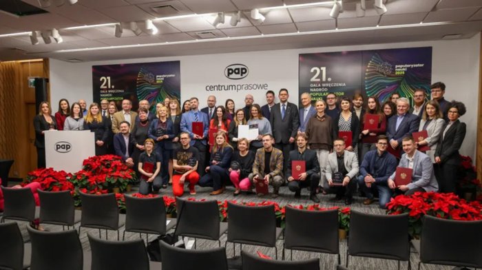 Na zdjęciu: laureaci konkursu Popularyzator Nauki 