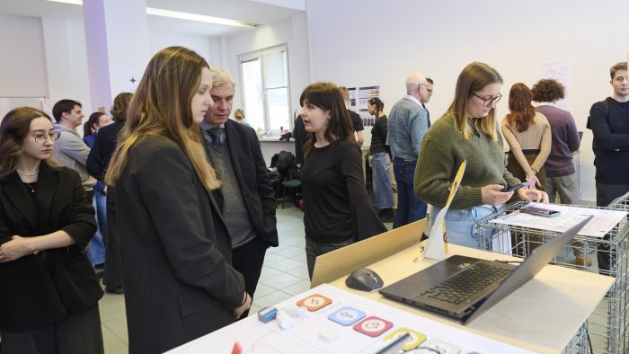 Prezentacja projektów realizowanych wspólnie przez studentów WEiTI i WAPW