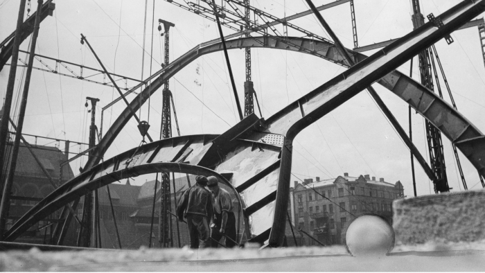 Na zdjęciu hala oparta na lekkich, prefabrykowanych łukach stalowych