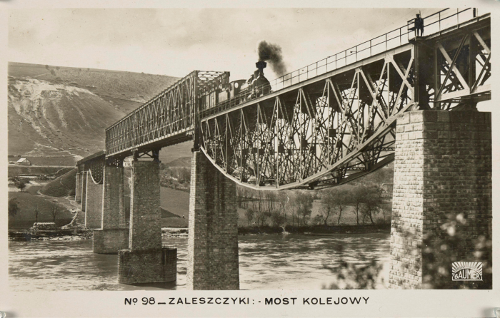 Na zdjęciu most kolejowy w Zaleszczykach 