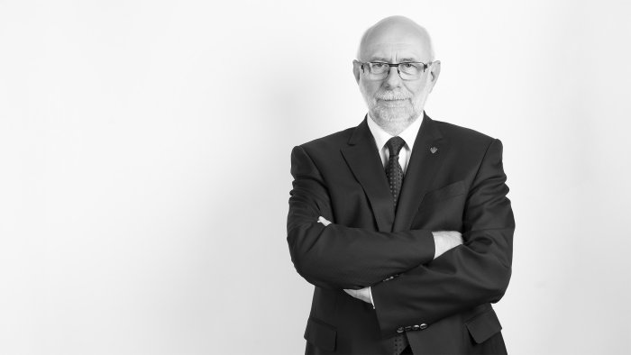 Na zdjęciu prof. Jan Szmidt