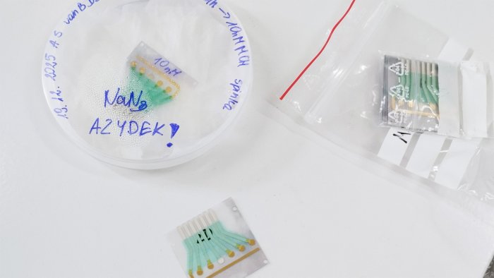 Na zdjęciu wielopolowe przetworniki elektrochemiczne przeznaczone do prowadzenia szybkich i wiarygodnych analiz genetycznych w nieoczyszczanych próbkach rzeczywistych