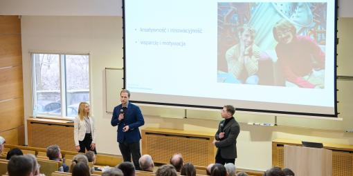 Na zdjęciu Mentees: Julia Korpowska, Jakub Marczuk, Szymon Kozłowski