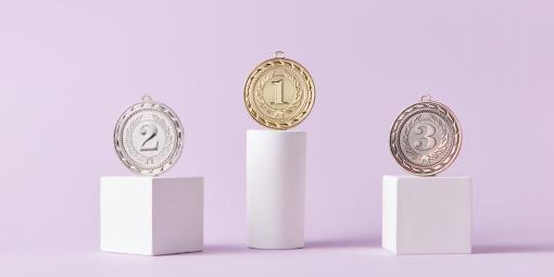Na zdjęciu: nagroda podium