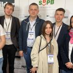 Zdjęcie autorów projektu i opiekunów zespołu