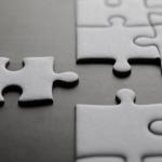 Zdjęcie puzzli z brakującym elementem