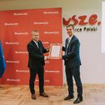 Prorektor ds. Rozwoju prof. Adam Woźniak i dr hab. inż. Piotr Samczyński, prof. PW