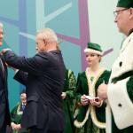 Zdjęcie z wręczania odznaczenia państwowego