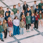 Na zdjęciu: scena zbiorowa - studenci i prcownicy PW podczas nagrań filmu promocyjnego