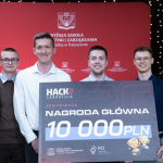 Na zdjęciu: członkowie zespołu CombAIns z nagrodą w Hack Carpathia 2026